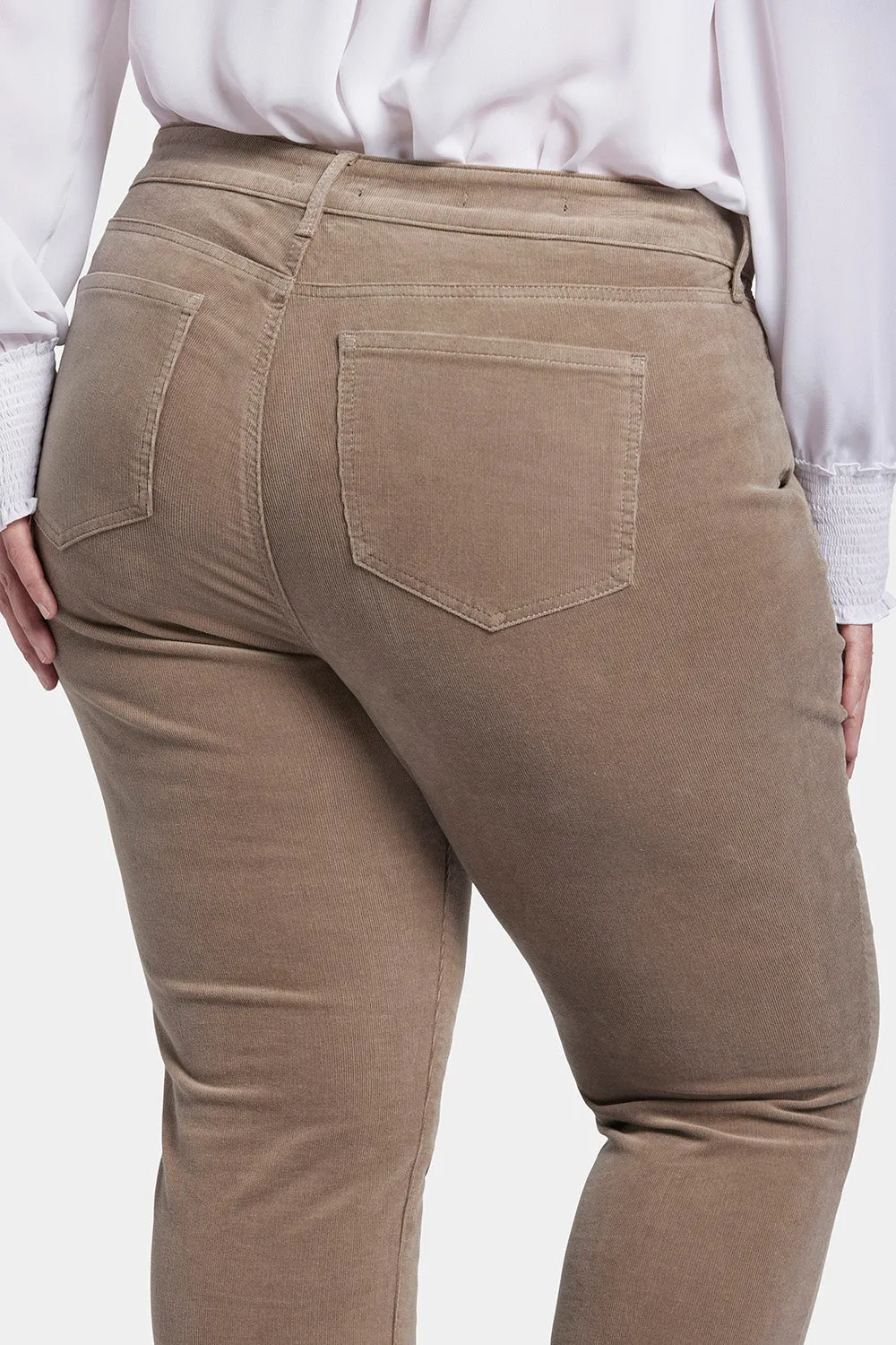 Marilyn Straight Pants In Plus Size - Saddlewood